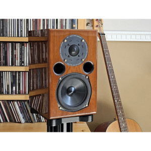 Acoustic Energy AE1 40th Anniversary Edition Walnut Acoustic Energy AE1 40th Anniversary Edition Walnut