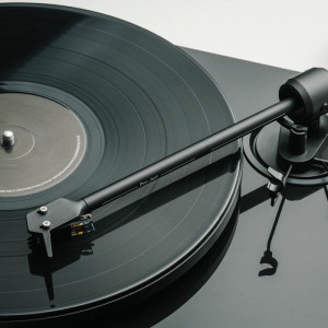 Pro-Ject E1.2 (Pick It MM E) Pro-Ject E1.2 (Pick It MM E)