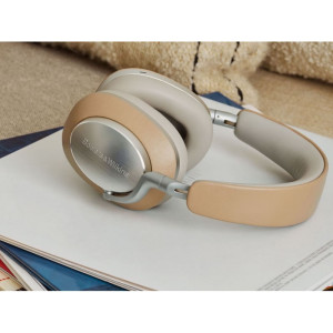 Bowers & Wilkins PX8