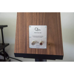 Qln Prestige One Walnut piano